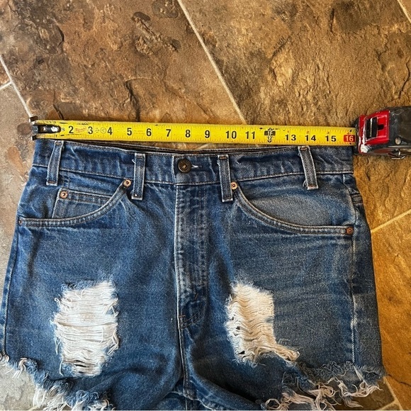 Vintage Levi’s High Rise Distressed Denim Shorts - Picture 2 of 13